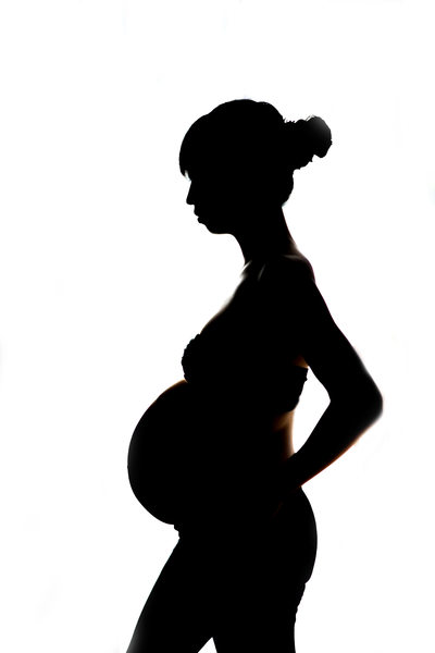 Silhouette Maternity: Black and White Photography