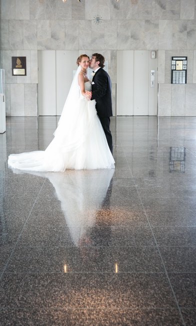 Milwaukee War Memorial Center: Wedding Portrait