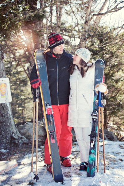 Couple elopes on the top of a mountain in Maine