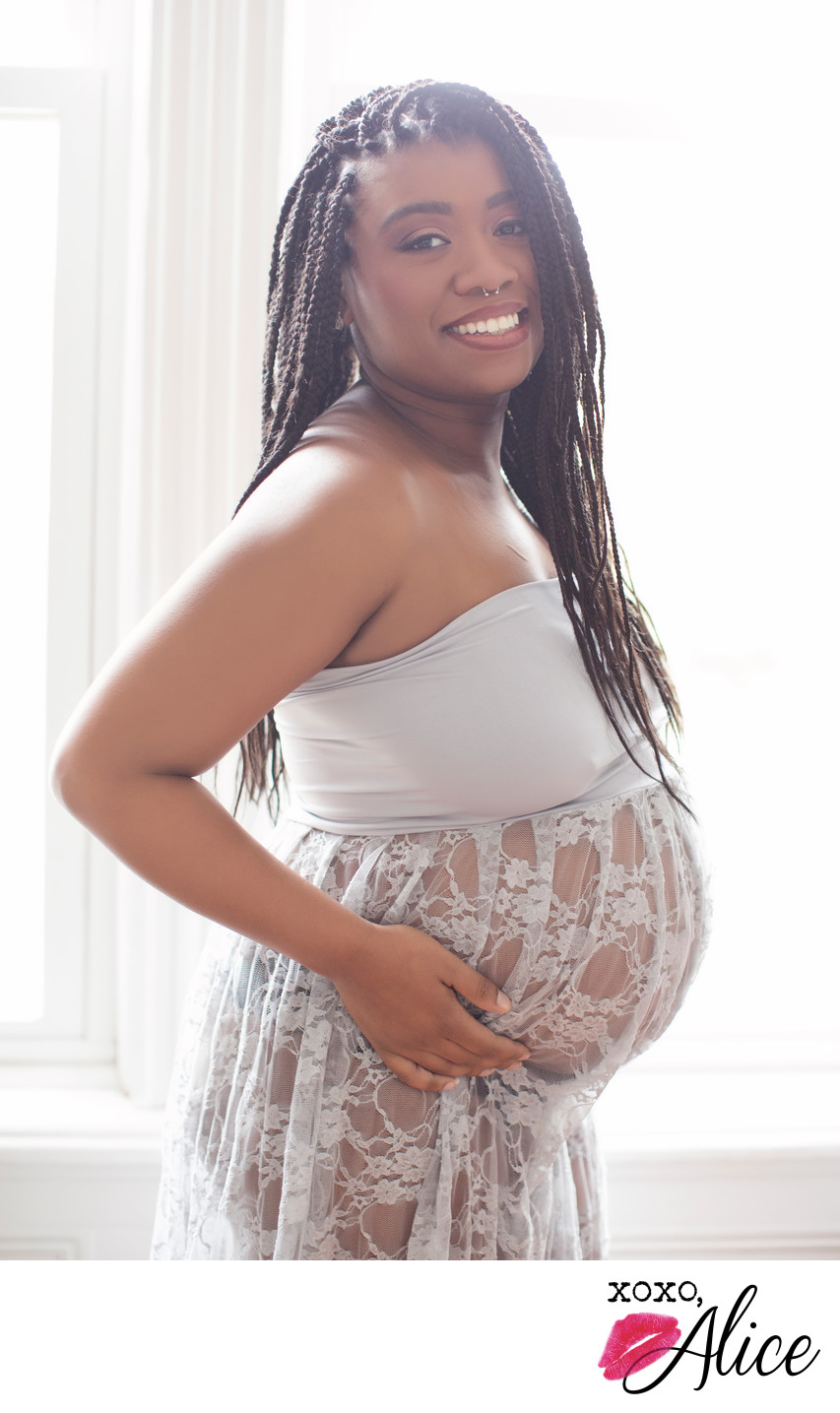 confident beautiful pregnancy maternity photographs
