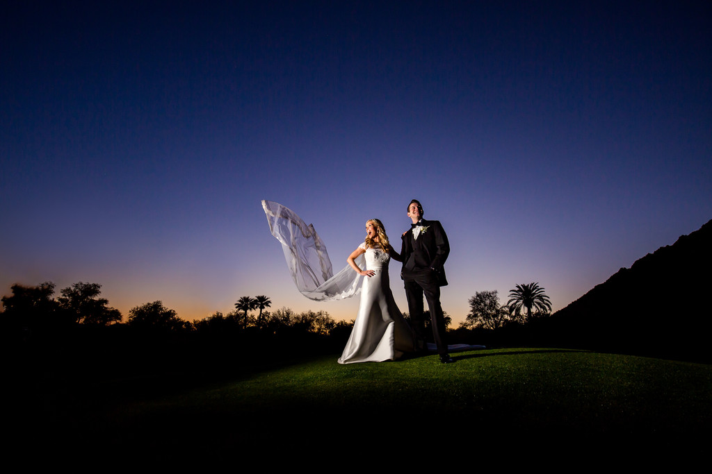 Fun wedding photography in Scottsdale - Ben & Kelly Photography