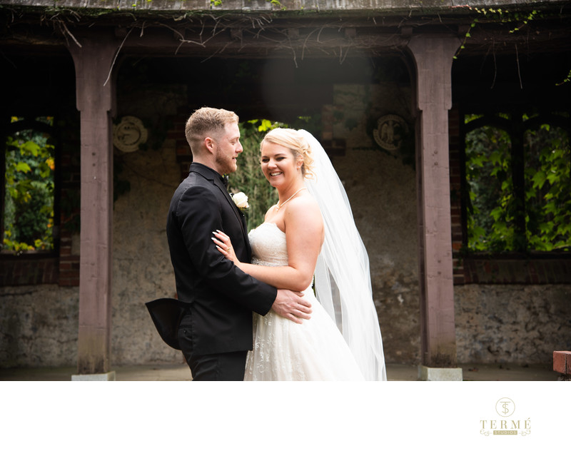 Bride and groom portrait at the Higgins House at WPI 