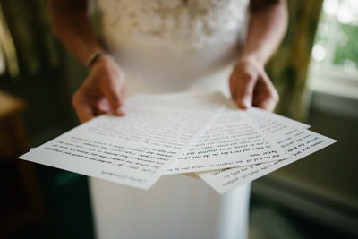 What to Write in a Wedding Card To Be Funny and Sincere