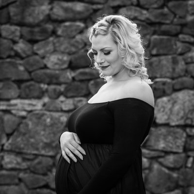 Main Line Maternity Photographer - Outdoor Studio
