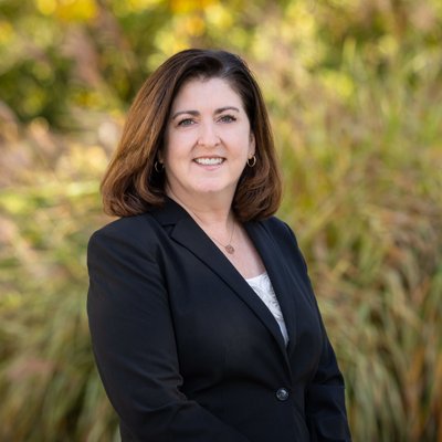 Professional Headshot Portraits Outdoors