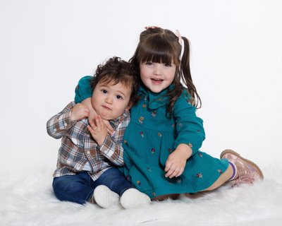Photographer Who Takes Pictures of Siblings Together
