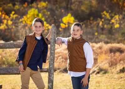 Fall Family Photos in Valley Forge Park
