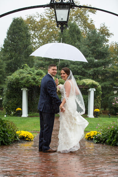 Bell Voir Manor Rainy Day Wedding Photos