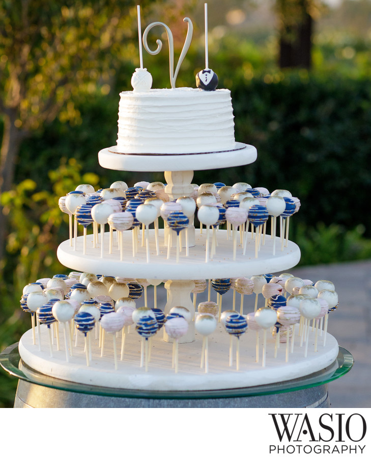 wedding cake alternative, cake with Lollipops