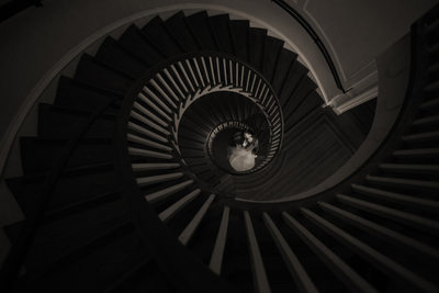 spiral staircase wedding photos