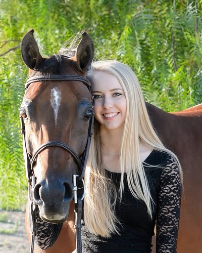 senior portrait equine photograpy