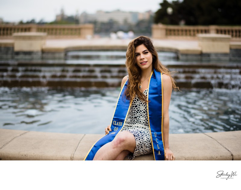 Top Posing Ideas For Memorable Graduation Photos