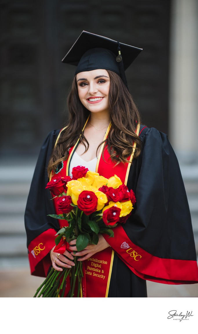 What to Wear to a Graduation | Girl graduation pictures, Graduation picture  poses, Graduation photography poses