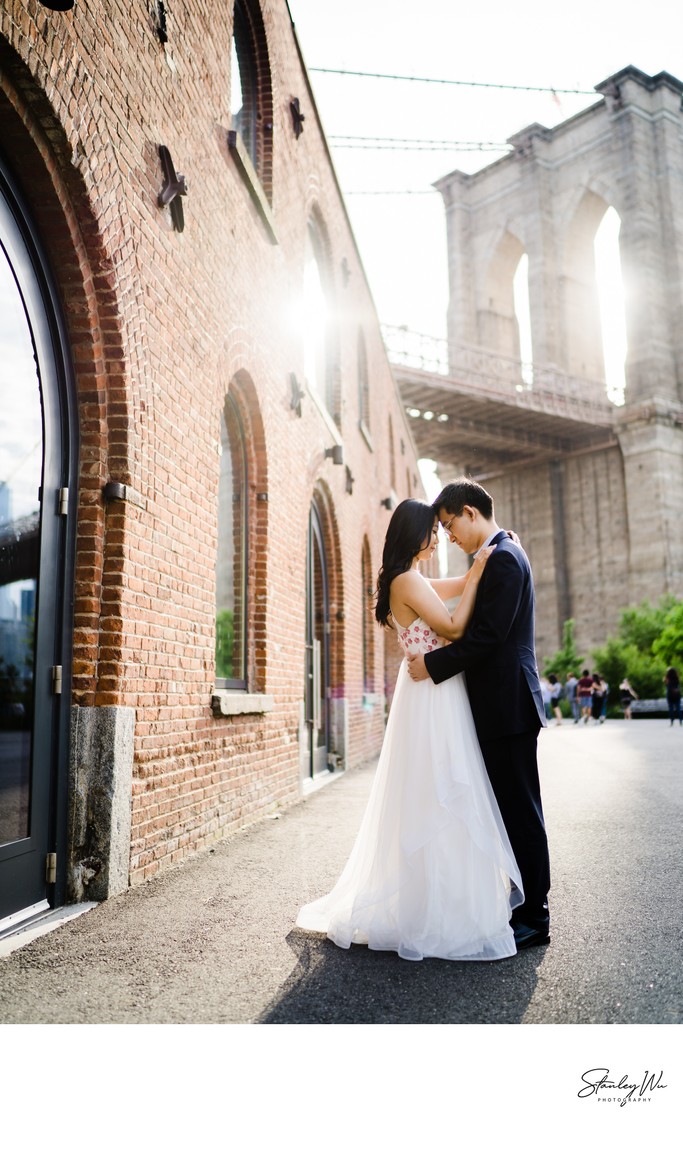 Brooklyn pre-wedding portrait, Brooklyn Bridge, DUMBO