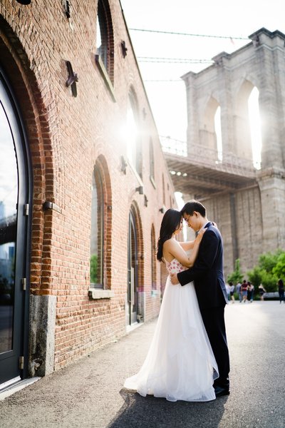 Brooklyn pre-wedding portrait, Brooklyn Bridge, DUMBO