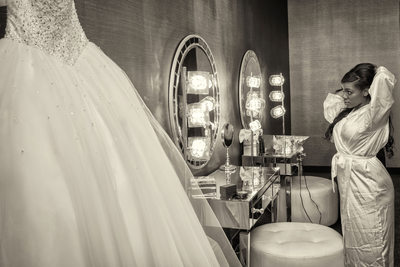 Las Vegas Wedding Photography at Reflection Bay Golf Course | Best Vegas Wedding Photographer | Black and White Getting Ready Photo | Images by EDI