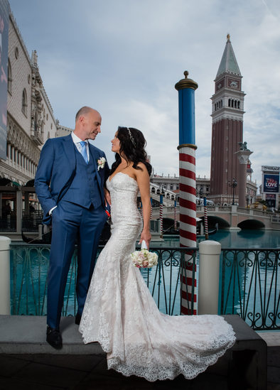 Las Vegas Venetian Hotel Wedding Photography | Creative Las Vegas Wedding Photographer |  Las Vegas Strip Elopement | Images by EDI