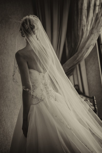 Bride getting ready at the Westin Lake Las Vegas Resort 