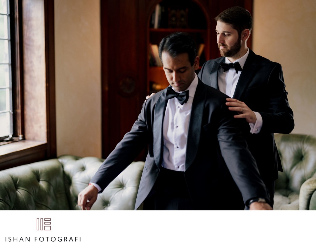 pleasantdale-chateau-groom-getting-ready