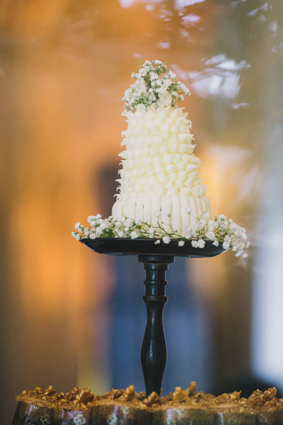 Bakers Box Micro Wedding Cake Wedding Photography