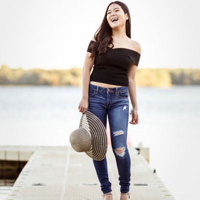 Chic and stylish senior photos in Boston area