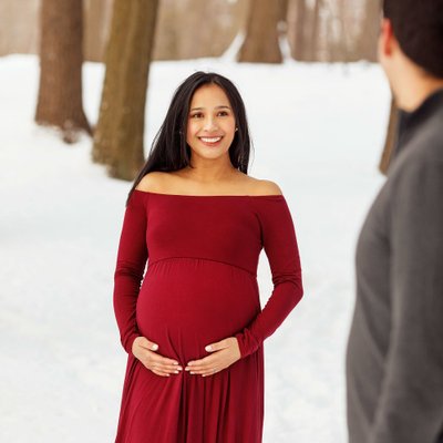 Pregnancy Photoshoot in the Snow