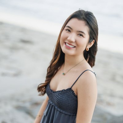 beach senior photoshoot in scituate
