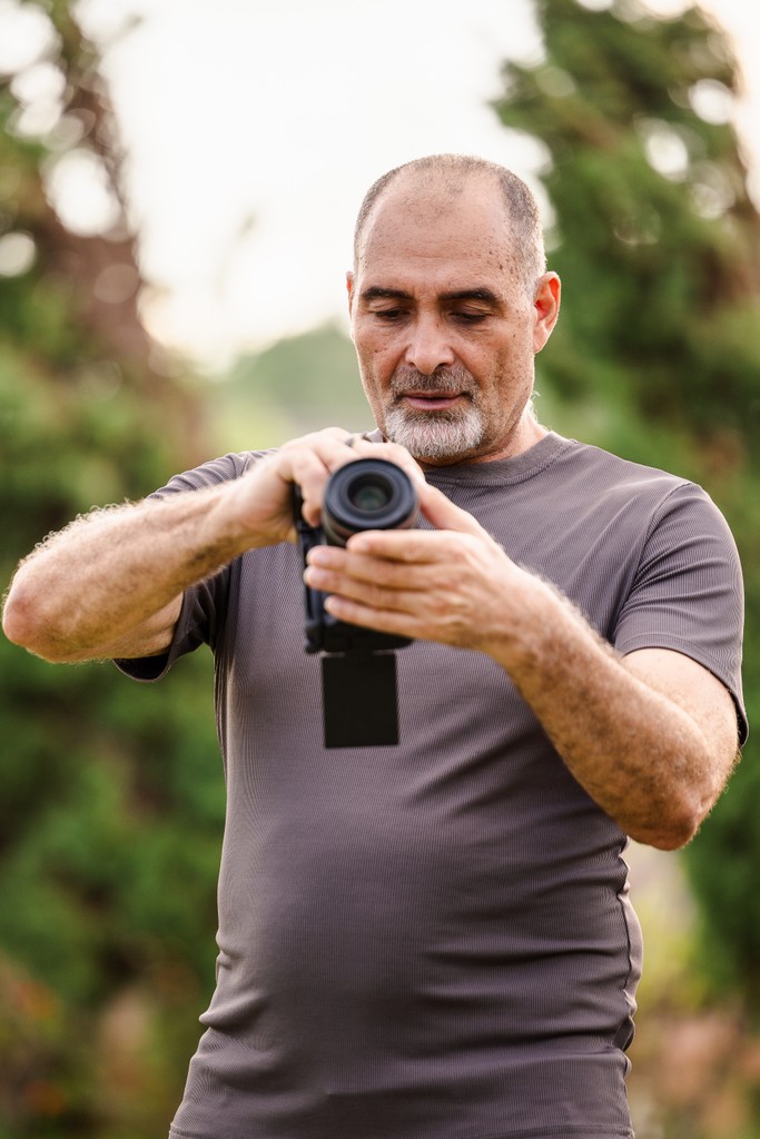 Jamaica Photographer Michael Saab Preparing Shot