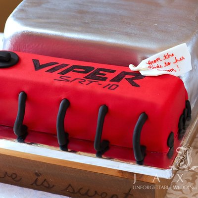 Creative Dodge Viper Engine Block Groom's Wedding Cake