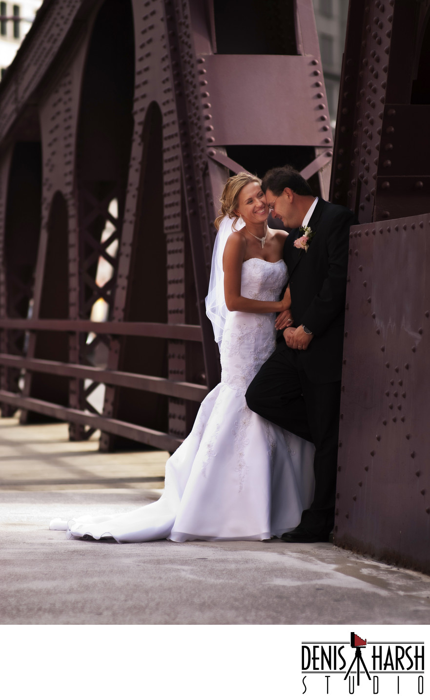 Chicago Wedding Photographer on Chicago River Bridge
