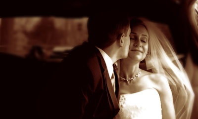 Wedding Photography Bloomington Normal Kiss in Limo