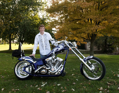 LeRoy Senior Pictures Farmer City Mansfield Cooksville