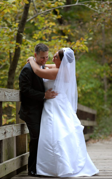 Starved Rock Wedding Photographers - A Moment Alone