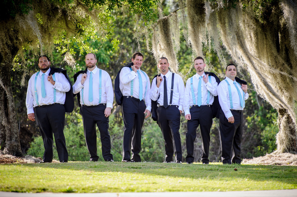 Fun wedding shots of the groomsmen