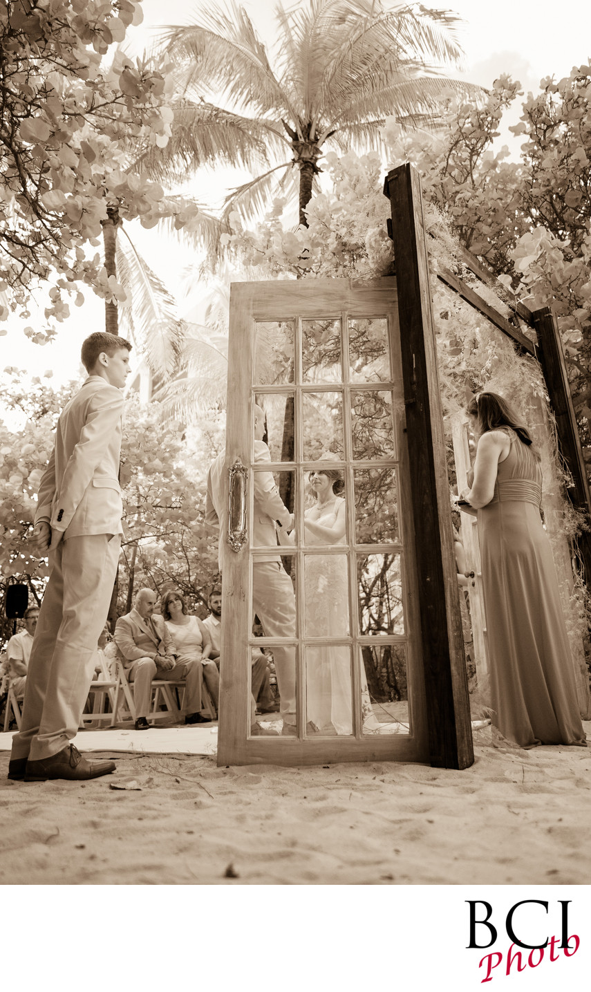 Wedding ceremonies with wood doors