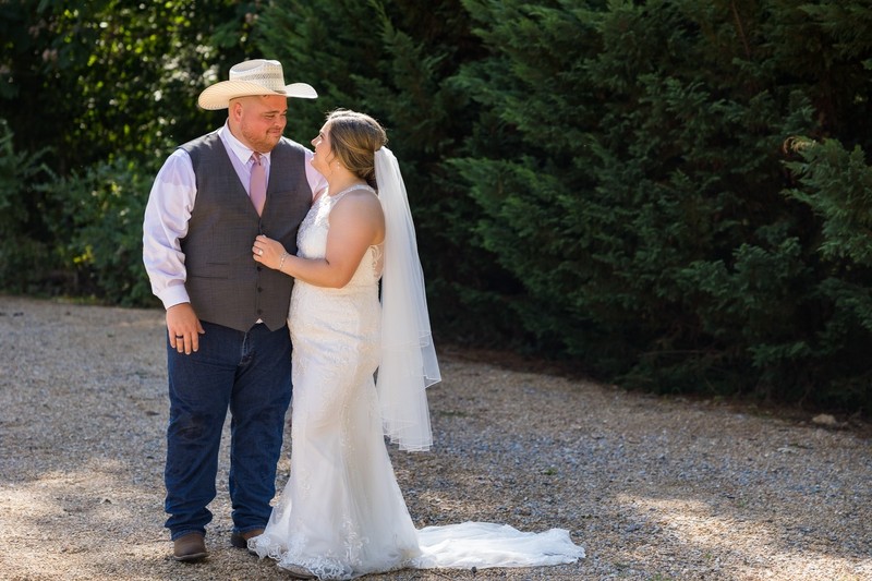 Cute Harper's Vineyard Couples Photo