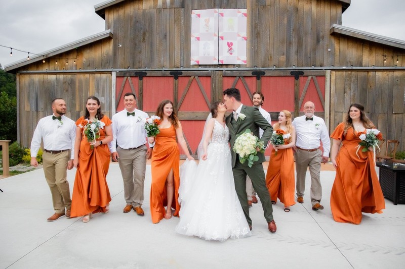 Mountain Mist Farms Wedding Party Kiss