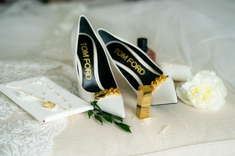 Elegant Details at Press Room Wedding
