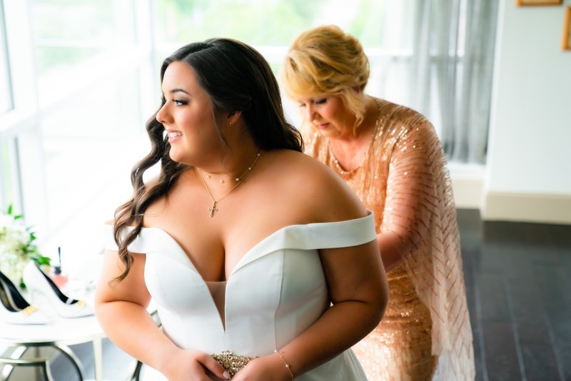 Bridal Prep at Press Room Wedding