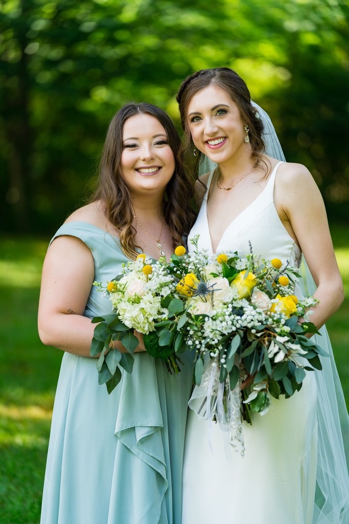 Bride & Bridesmaid at Ramble Creek Wedding