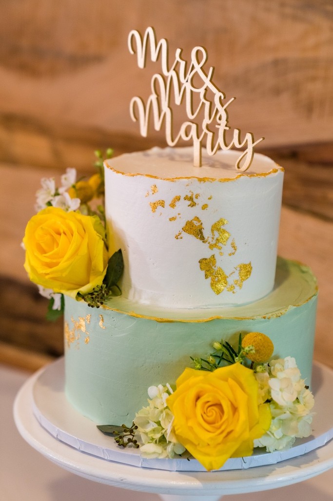 Elegant Wedding Cake at Ramble Creek Wedding