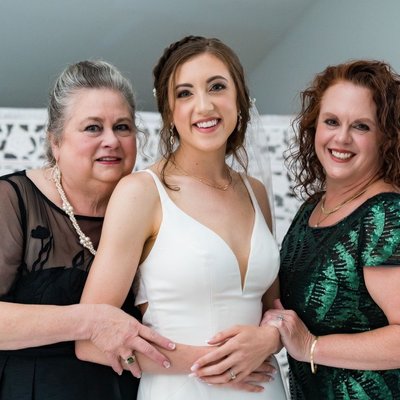 Bride with family at Ramble Creek