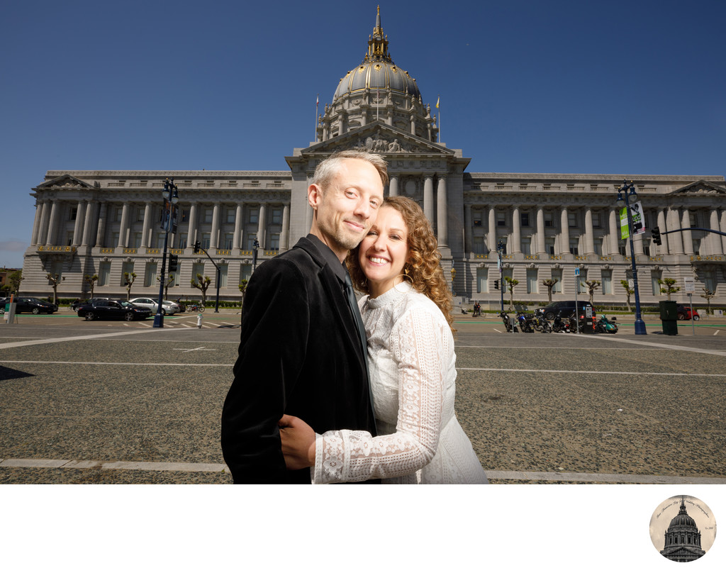 wedding couple in front of sf city hall