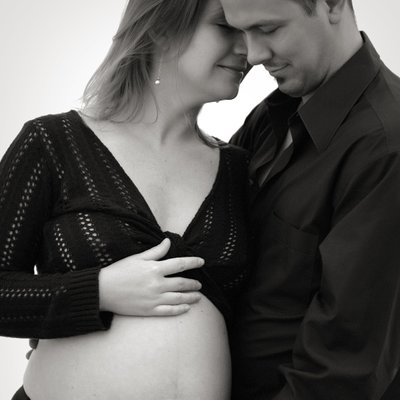 classy black and white San Jose pregnancy photo