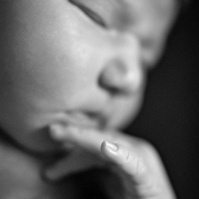 baby finger detail image