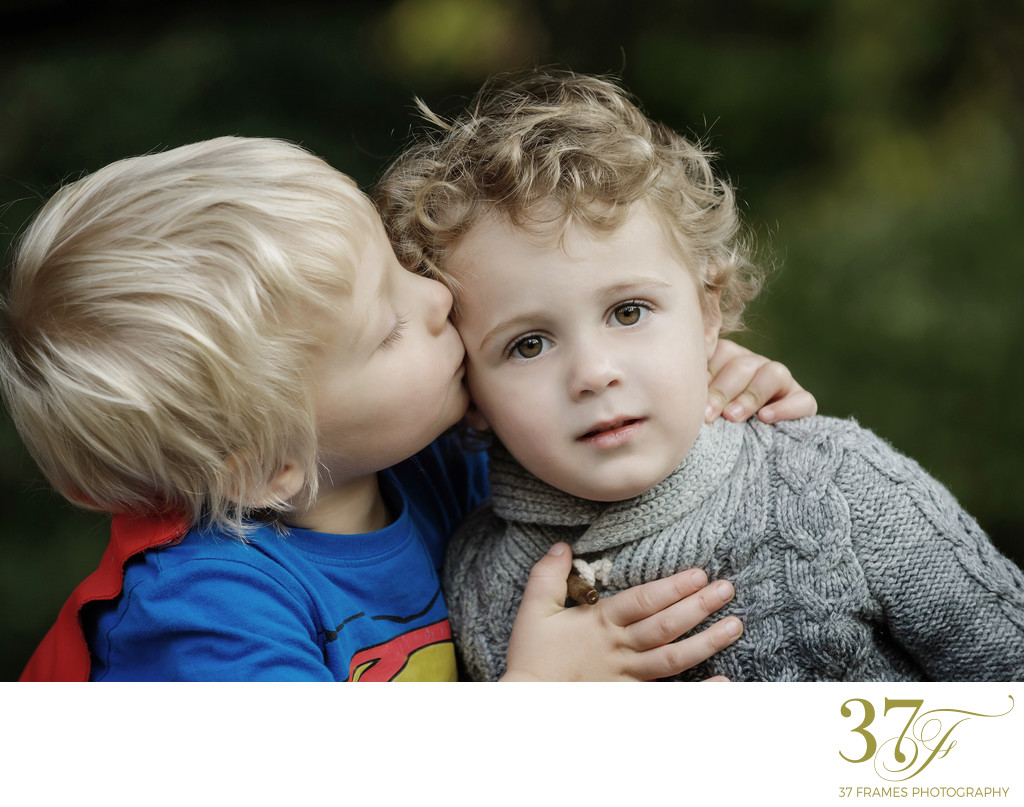 Emotional Family Portraits of your Kids | Brothers