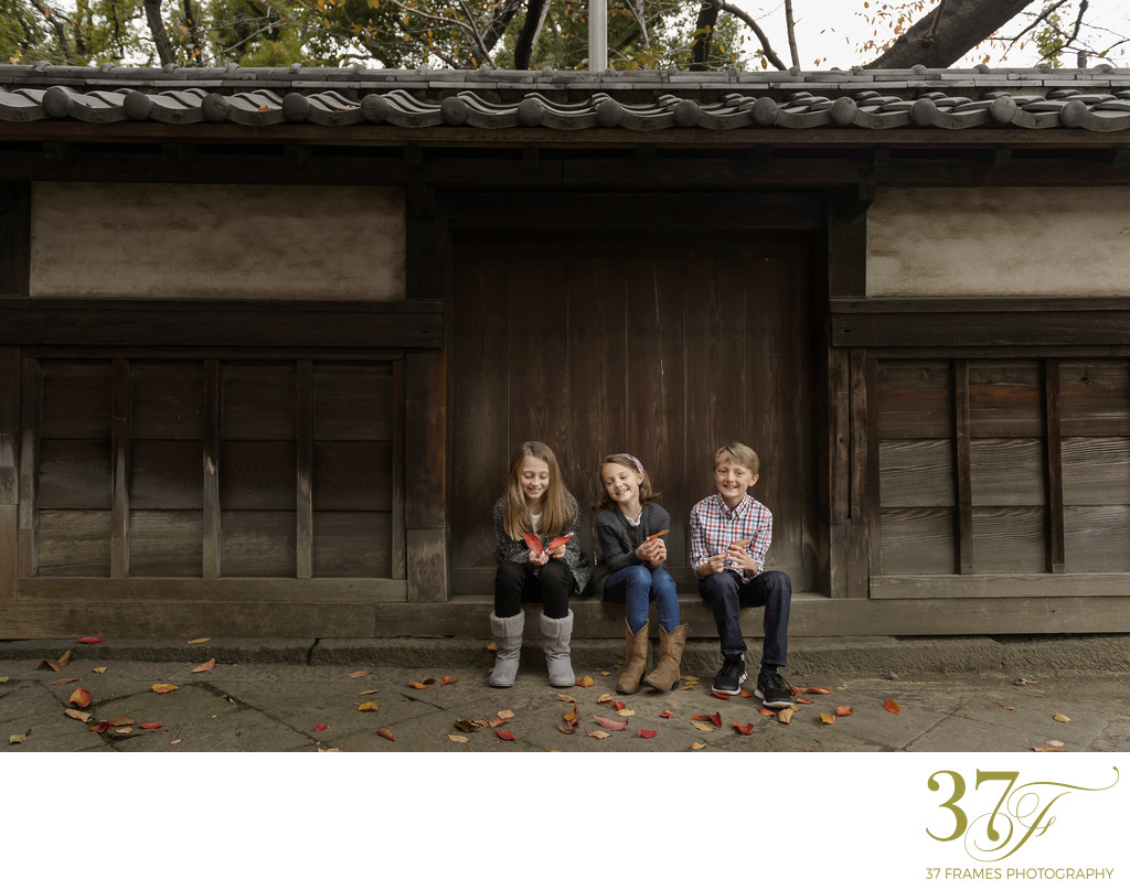 Tokyo Family Portraits : Red Boots & Tokyo rain…