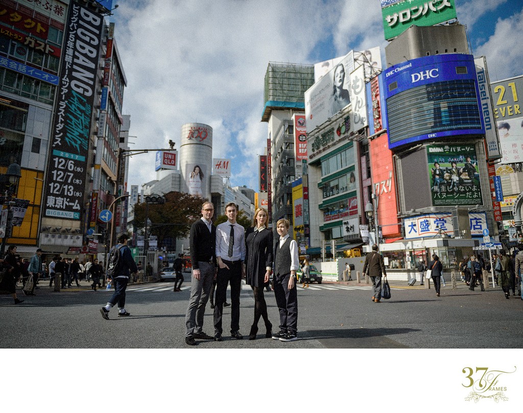 Tokyo Family Photographer | Shibuya Crossing