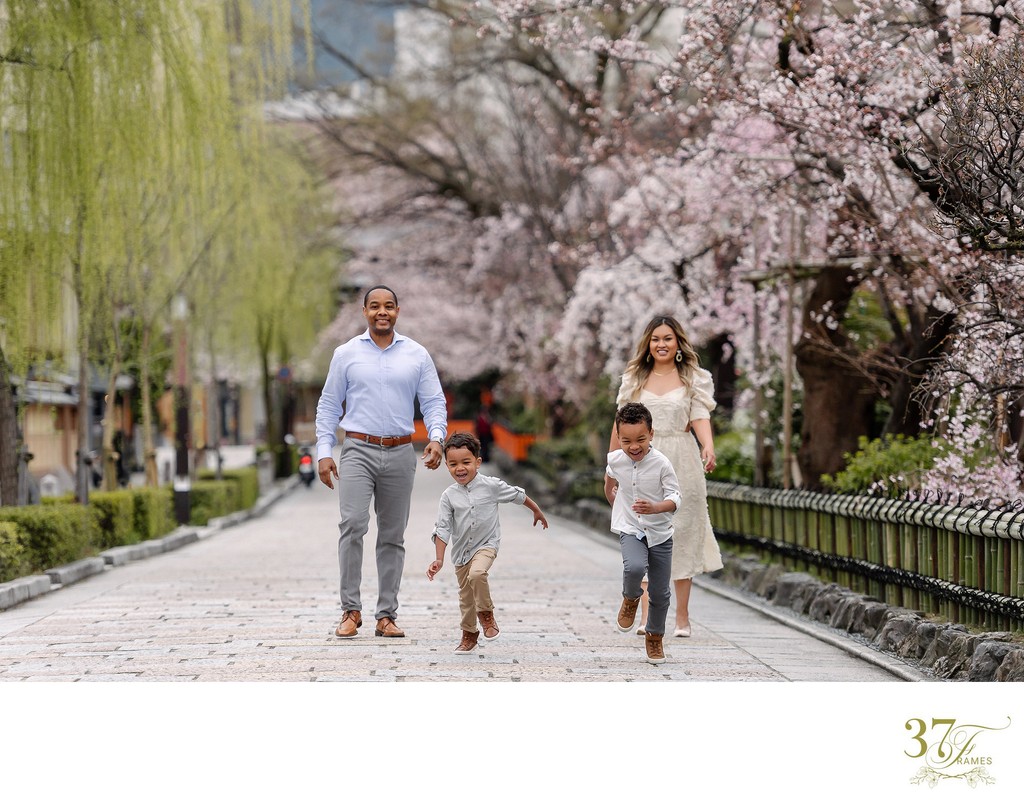 Kyoto Spring Beauty: Ideal Family Photo Spots