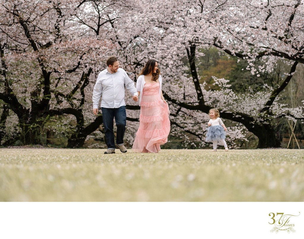 Spring Love in Tokyo: Portraits Amid Cherry Blossoms